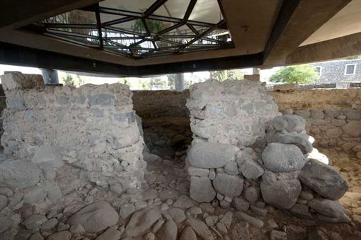 Cafarnao. Le antiche mura della Casa di Pietro e fondazioni della chiesa ottagonale