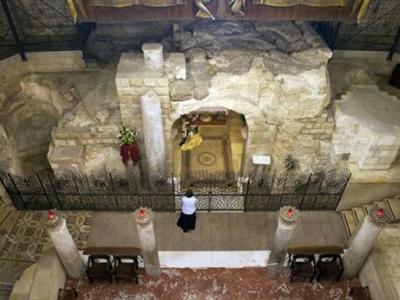 Nazaret. Basilica inferiore. La grotta venerata