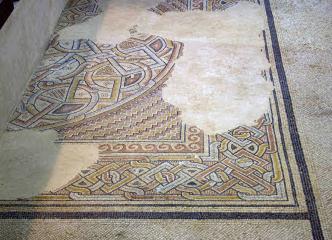 Betlemme Basilica Mosaici 10 Aula litugica